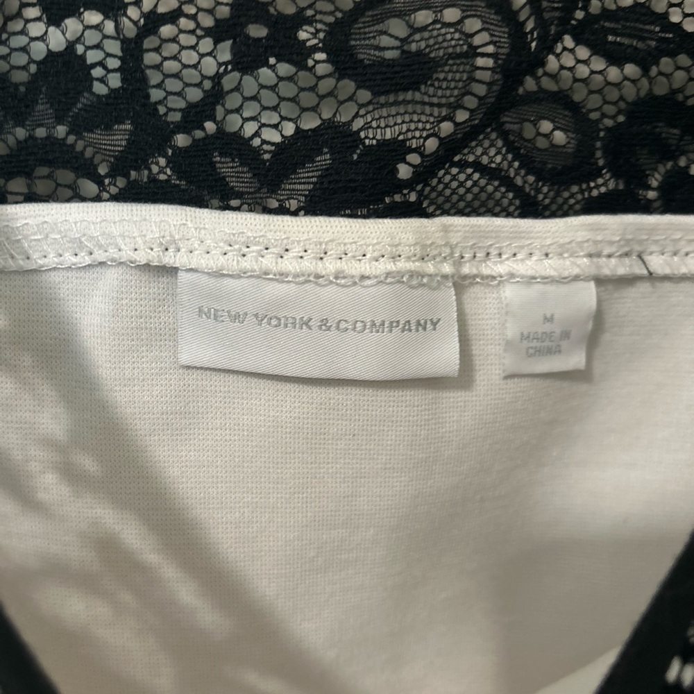 New York & Company Black White Lace Peplum Top Size M Side Zip Office Date Night - Picture 2 of 7